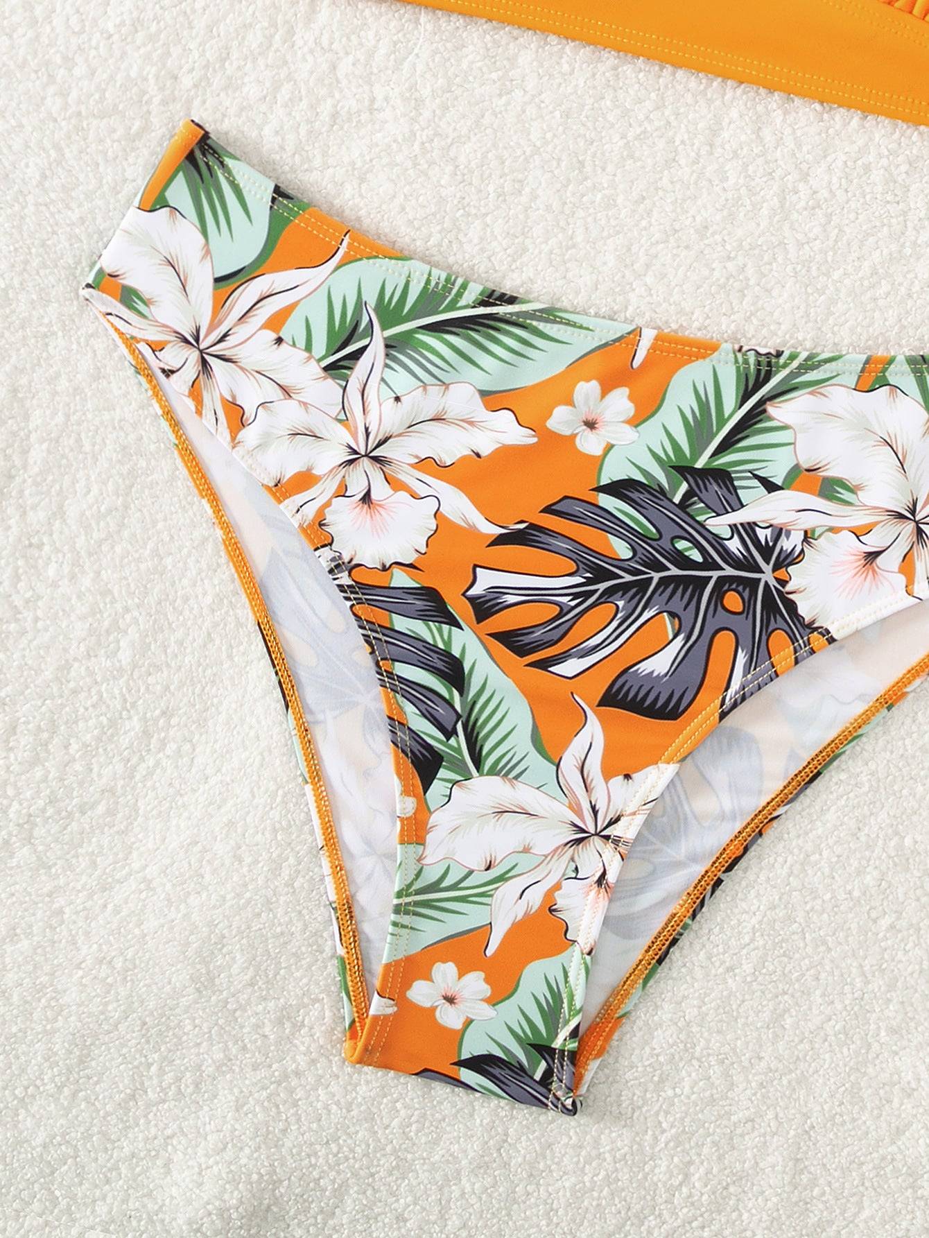 Бански от Две Части ''Voice''.