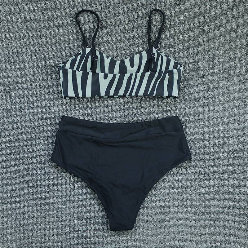 Бански от Две Части ''Hunter''.